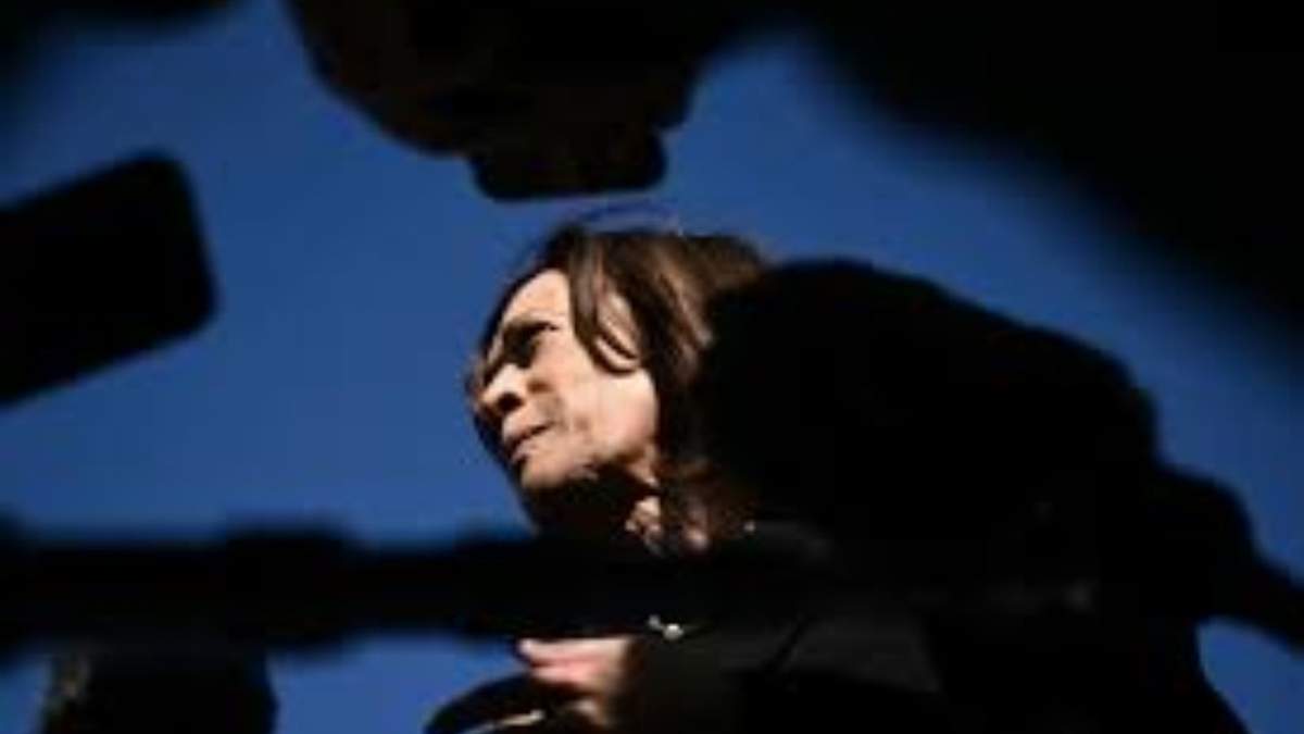 La candidata demócrata a la presidencia, la vicepresidenta Kamala Harris, en la Base de la Fuerza Aérea Andrews, en Maryland