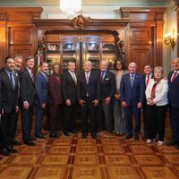 “Cooperación y buena vecindad”: AMLO recibe a legisladores de EU