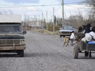 Vecinos de la Colonia Rural Nueva Esperanza cortan la Ruta 22 por falta de agua