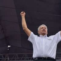 AMLO coincide con Trump en homologar salarios con los de EU