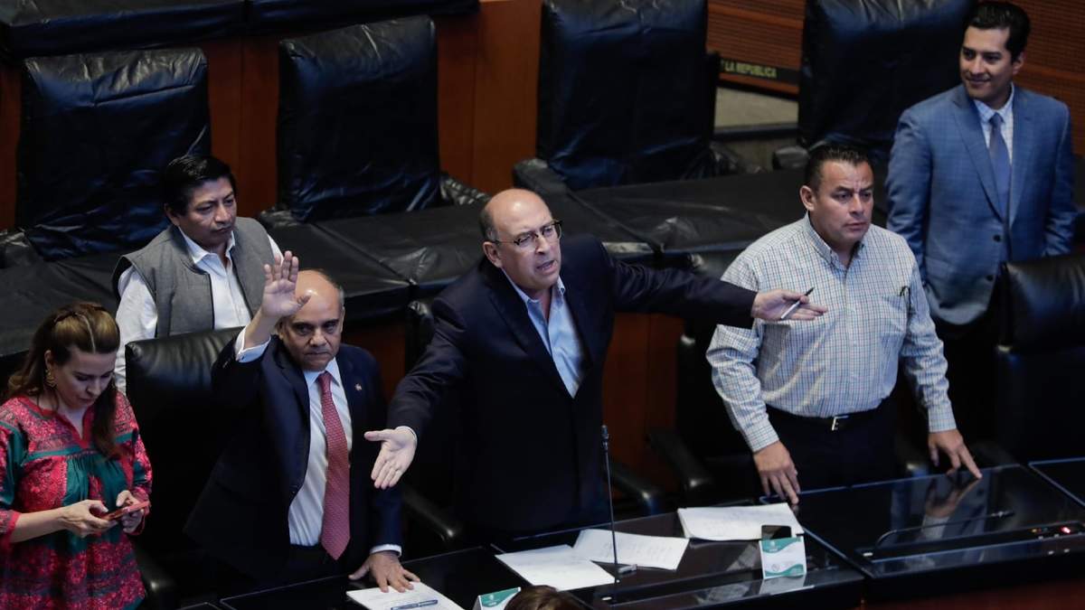 El diputado Rubén Moreira, durante la Comisión de la Permanente en el Senado de la República