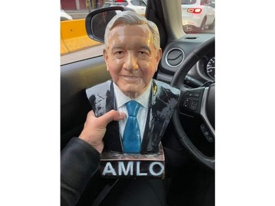 Circula en redes foto de alcancía con la imagen de AMLO y se vuelve viral