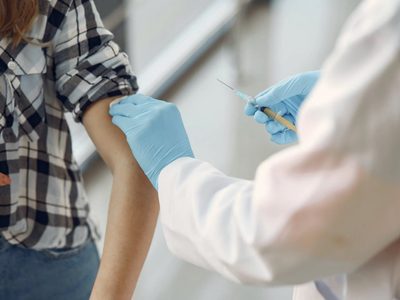 “Desafío humano”: la prueba en el Reino Unido que infectará con coronavirus a voluntarios