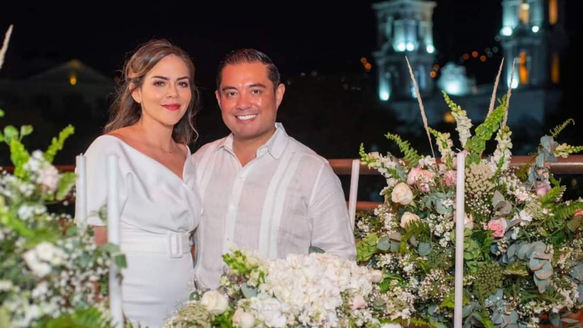 Andrei Yasef Marmolejo Valle ocupó la terraza de la fachada principal del Ayuntamiento para su su boda