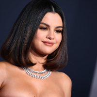 "¡Empoderada!" Selena Gómez con una malla traslúcida le hace frente a las críticas por su peso ¡OMG!