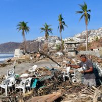 Un mes después del paso de Otis, la reconstrucción avanza lentamente en el devastado Acapulco