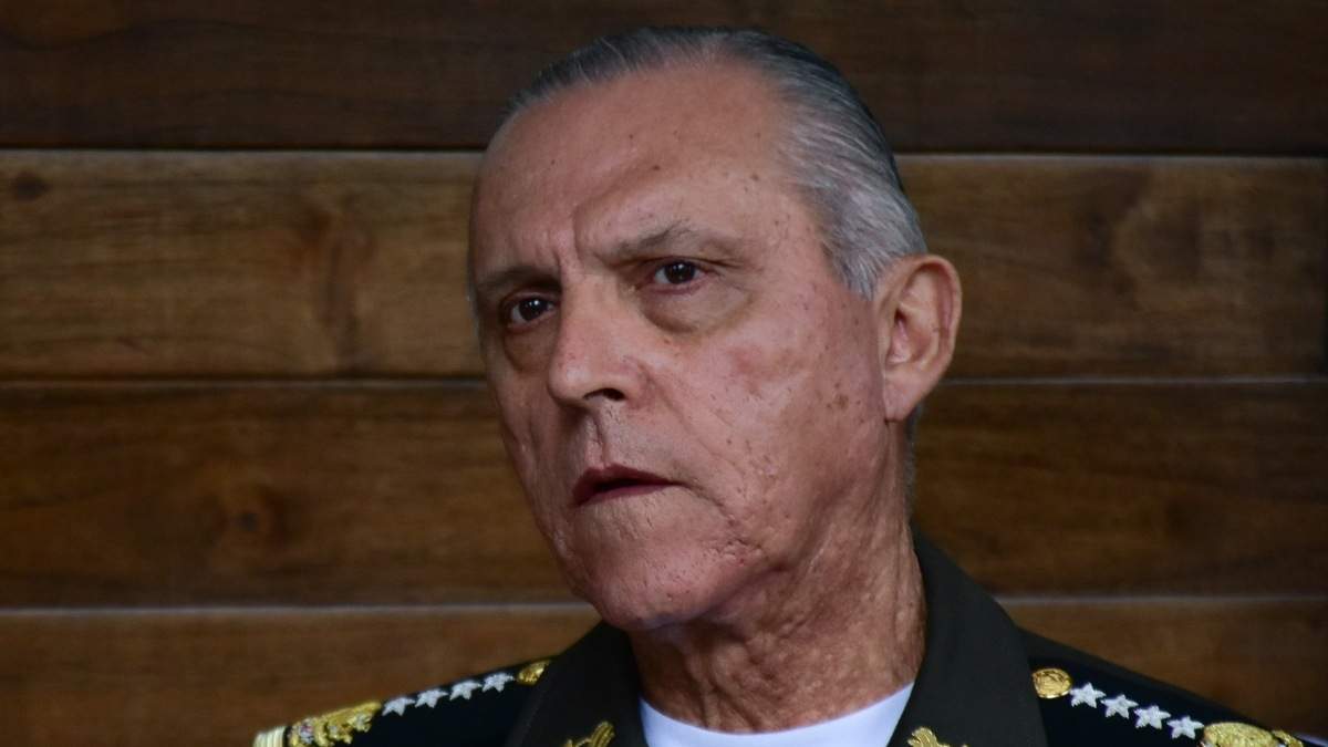 Salvador Cienfuegos Zepeda, titular de la Secretaría de la Defensa Nacional con Enrique Peña Nieto