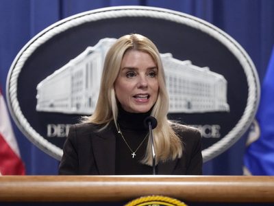 Fiscal de EU demanda a Nueva York por dar licencias de conducir a migrantes