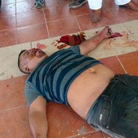 Pobladores linchan a un hombre y una mujer en Teotihuacán; a él lo matan a golpes, a ella la cuelgan