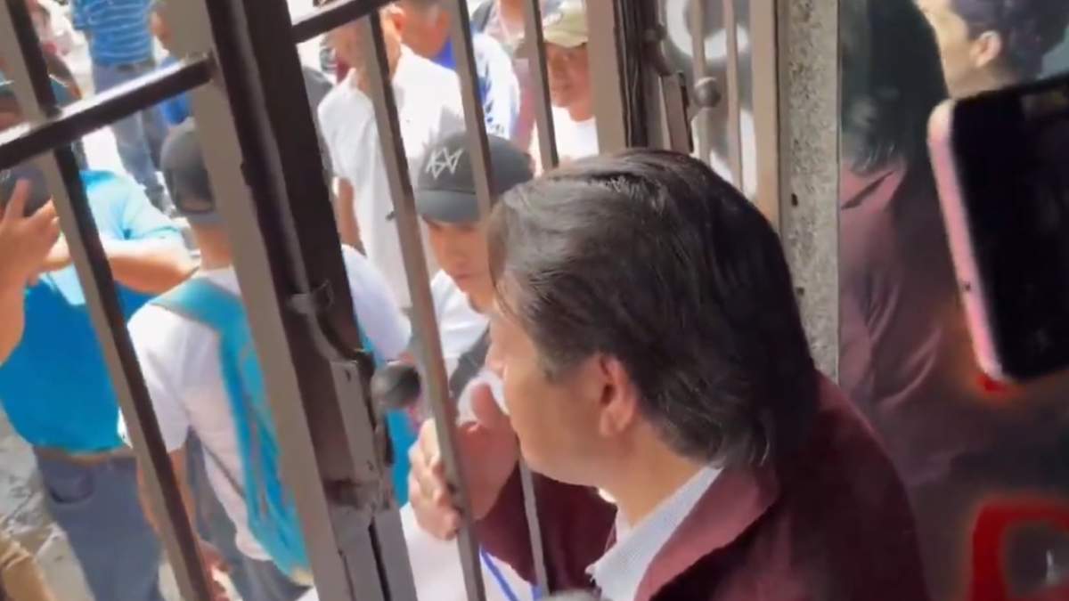 Mario Delgado, atrapado por la CNTE