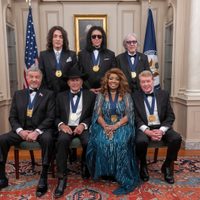 Trump presenta los premios del Centro Kennedy en honor a Sylvester Stallone, Kiss y Gloria Gaynor