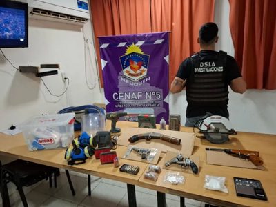 Encuentran armas y cocaína durante allanamientos en Rincón de los Sauces