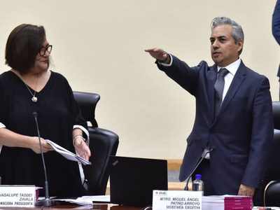 Miguel Ángel Patiño rinde protesta como nuevo secretario ejecutivo del INE
