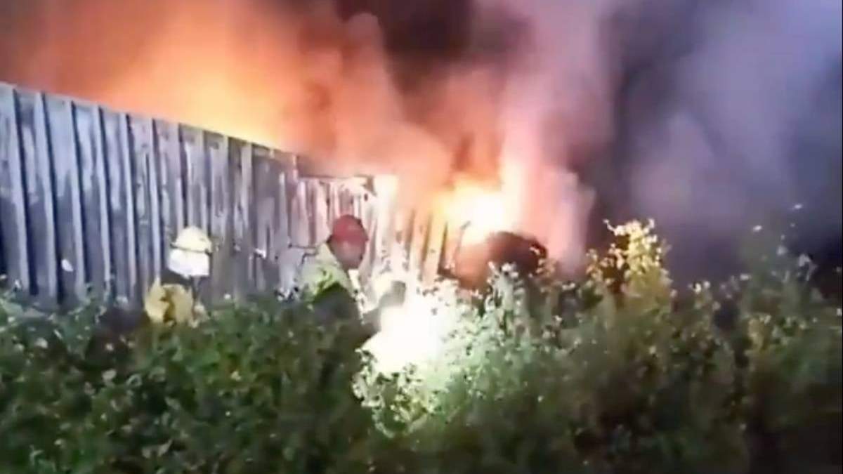 El incendio que surgió tras el impacto
