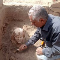 Encontraron una estatua similar a una esfinge en el sur de Egipto