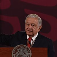 En la “megafarmacia del bienestar” hay todos los medicamentos, confirma AMLO
