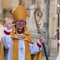 Exenfermera oncológica es investida como la primera arzobispa de Canterbury