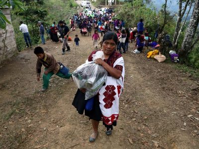 Indígenas de Chiapas huyen de sus hogares por ataques de sicarios