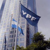YPF prevé invertir un total de 2700 millones de dólares para este año