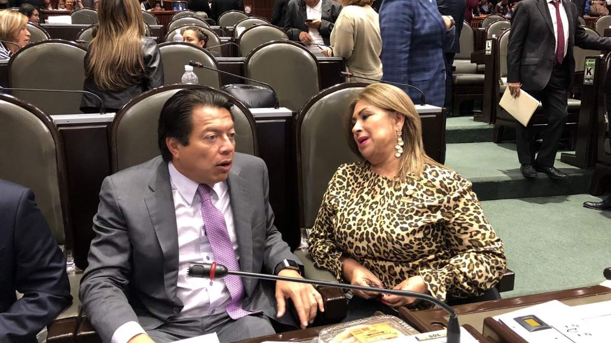 La diputada Carmen Palma Olvera junto a Mario Delgado