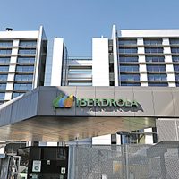 Funcionarios de Hacienda contratados por empresa que intervino en compra de plantas de Iberdrola