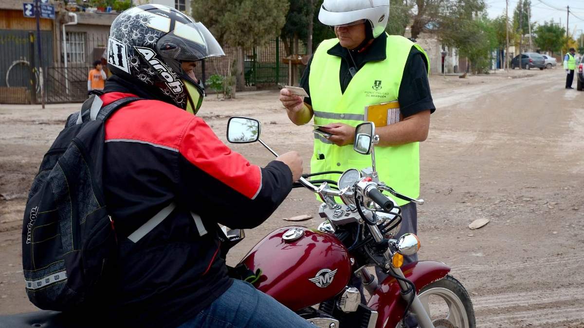 Con la reactivación de las actividades también aumentaron las infracciones en Neuquén Capital. Fuente: (Twitter)