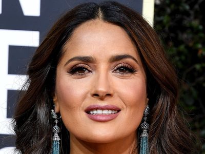 ¡Envejece como el vino! Salma Hayek se fotografió en modo verano y arrasó con los me gusta