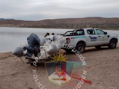 Dos pescadores naufragaron y pasaron la noche en una isla hasta que fueron rescatados