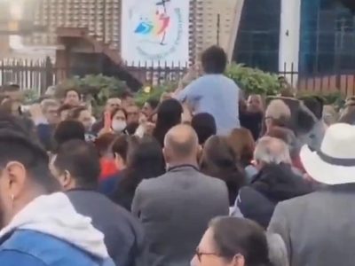 Fiscalía de Colombia acusará de intento de asesinato y tenencia de armas a menor que disparó a Uribe