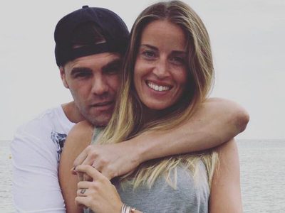 Amor y olas: Fonsi Nieto disfruta en alta mar y su esposa muestra así su embarazo