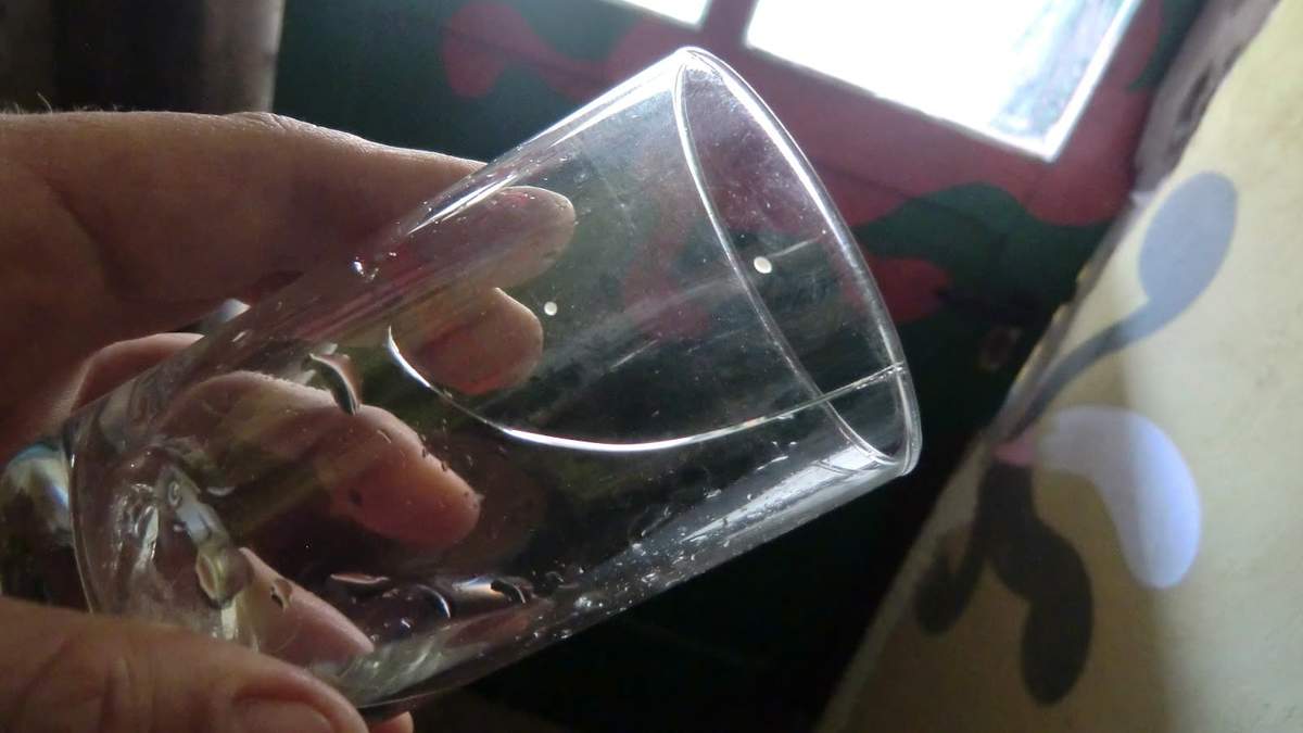 Vaso de vidrio roto. Fuente: (X)