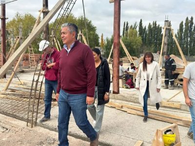Figueroa supervisó el progreso de las obras en la EPET 25 de Plottier