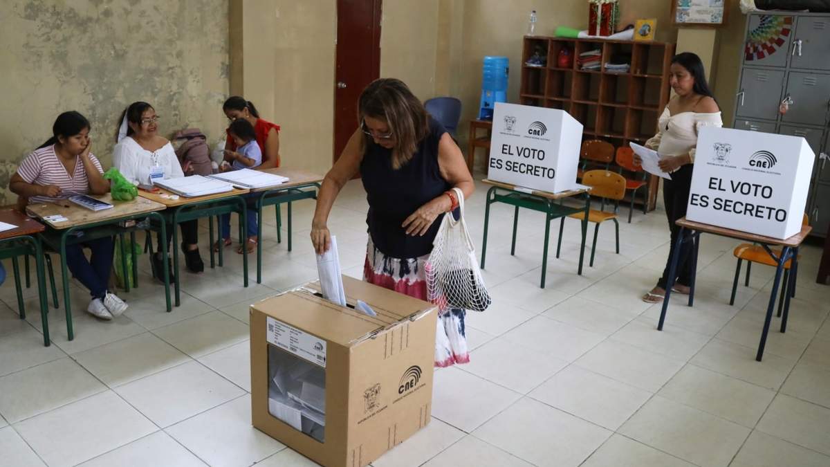 Elecciones presidenciales en Olón, Ecuador, el domingo 9 de febrero de 2025