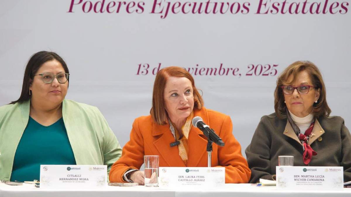 La secretaria de las Mujeres, Citlalli Hernández, la presidenta de la Mesa Directiva del Senado, Laura Itzel Castillo, y la presidenta de la Comisión de Igualdad en el Senado, Martha Lucía Mícher, en la reunión de la nombrada "Alianza de Xicoténcatl"