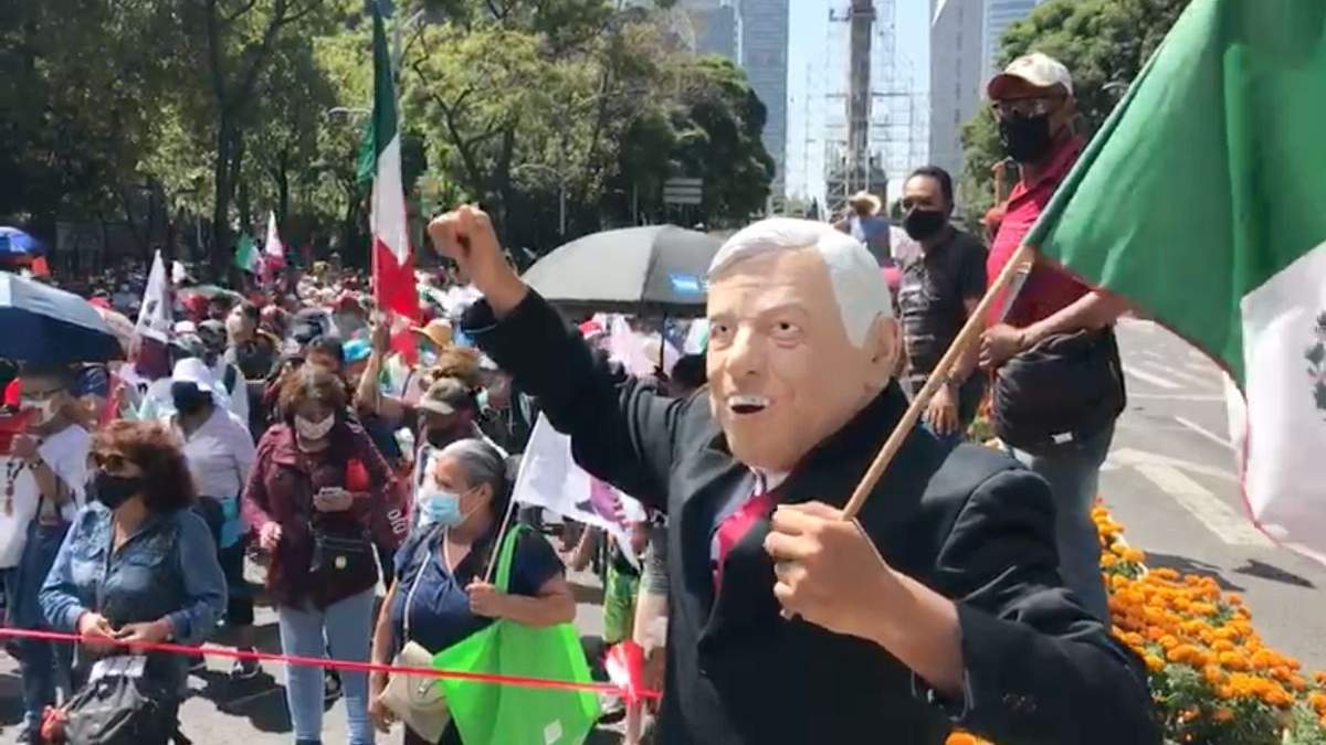 Simpatizantes del presidente López Obrador en la denominada #MarchaDelMillón.