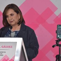 Tras filtración, Xóchitl Gálvez recibe llamadas durante su Conferencia de la Verdad (Videos)