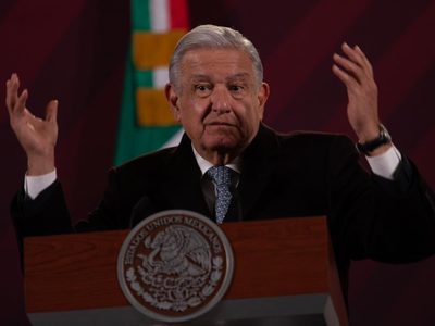 AMLO rechaza persecución a Felipe Calderón por juicio a García Luna: "no es mi fuerte la venganza"