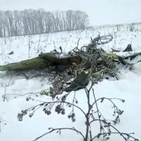 Avión se estrella cerca de Moscú; hay 71 muertos