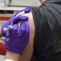 El Gobierno le puso fecha a la vacuna contra el coronavirus