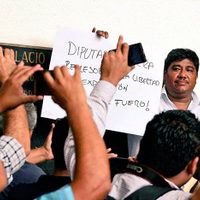 Protestan en Chiapas contra diputada priista que exige 5 mdp a un periodista por daño moral