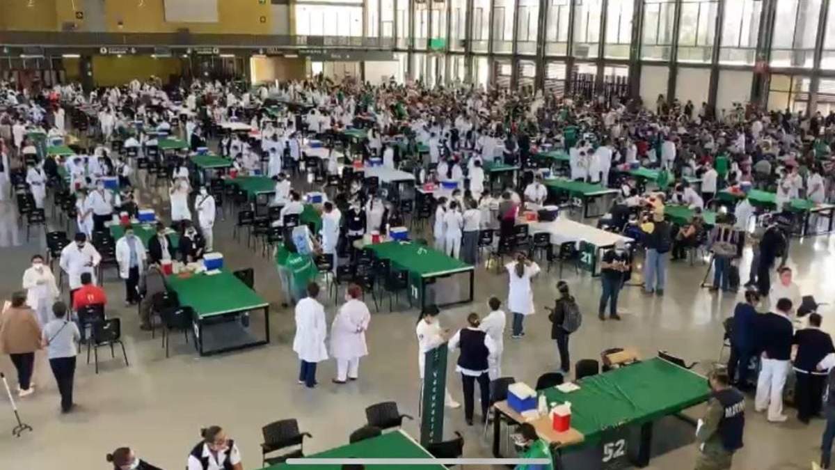 Inicio de la vacunación de adultos mayores de 60 años en Coyoacán