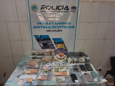 Por venta de drogas, imputaron a dos hombres y secuestraron cocaína y 320 mil pesos
