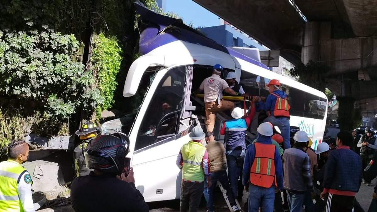 El percance dejó al menos 15 heridos