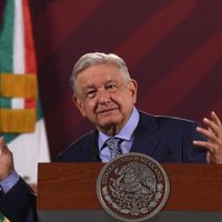 AMLO tunde al secretario ejecutivo del INE, Edmundo Jacobo: "quiere empleo vitalicio"