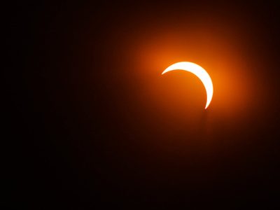 Eclipse total de sol: así podrás disfrutarlo sin poner en riesgo tus ojos