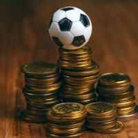 El presidente de un club del fútbol argentino está investigado por ganar dinero con apuestas contra su equipo