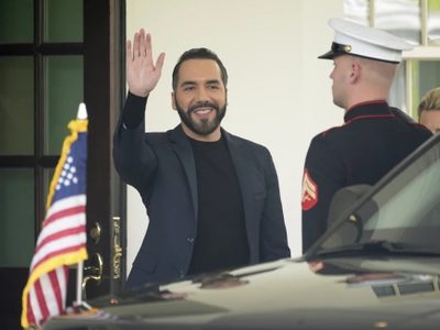 Bukele prohíbe lenguaje inclusivo en escuelas de El Salvador