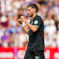 Santiago Giménez anota dos goles en la victoria del Feyenoord (Video)