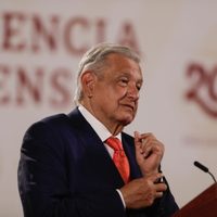 Si no van a legislar, pidan licencia y ya no cobren, exige AMLO a bancadas de Va por México