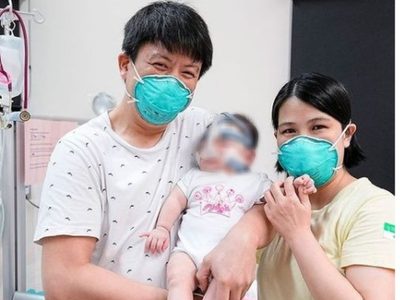 Dan de alta a la bebé prematura que nació en Singapur con un peso de 212 gramos